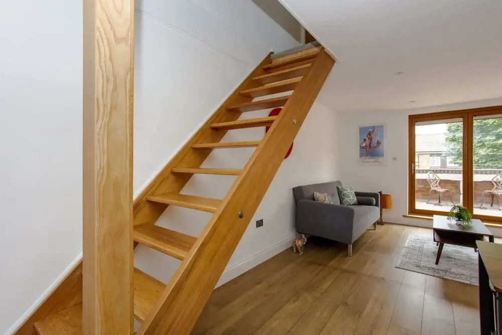 Spacious 3 Bedroom Apartment With Large Balcony