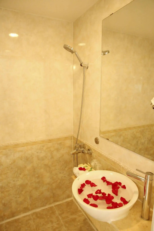 Lenid De Ho Guom Hotel