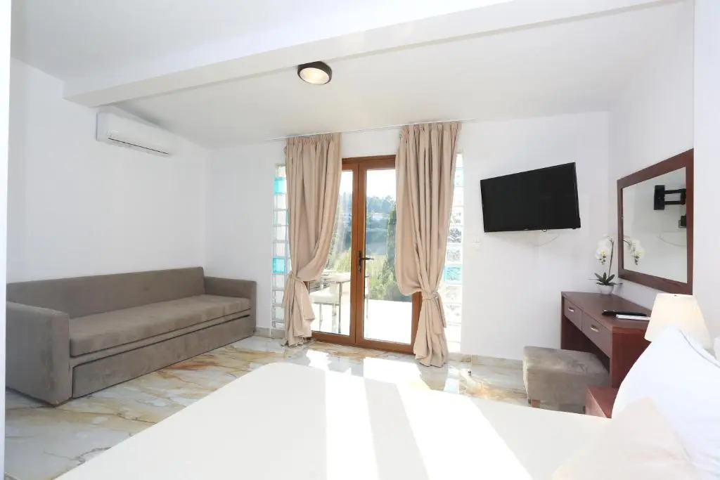 PLACE DES DIEUX lux villas with swimming pool CHROUSSO BEACH near