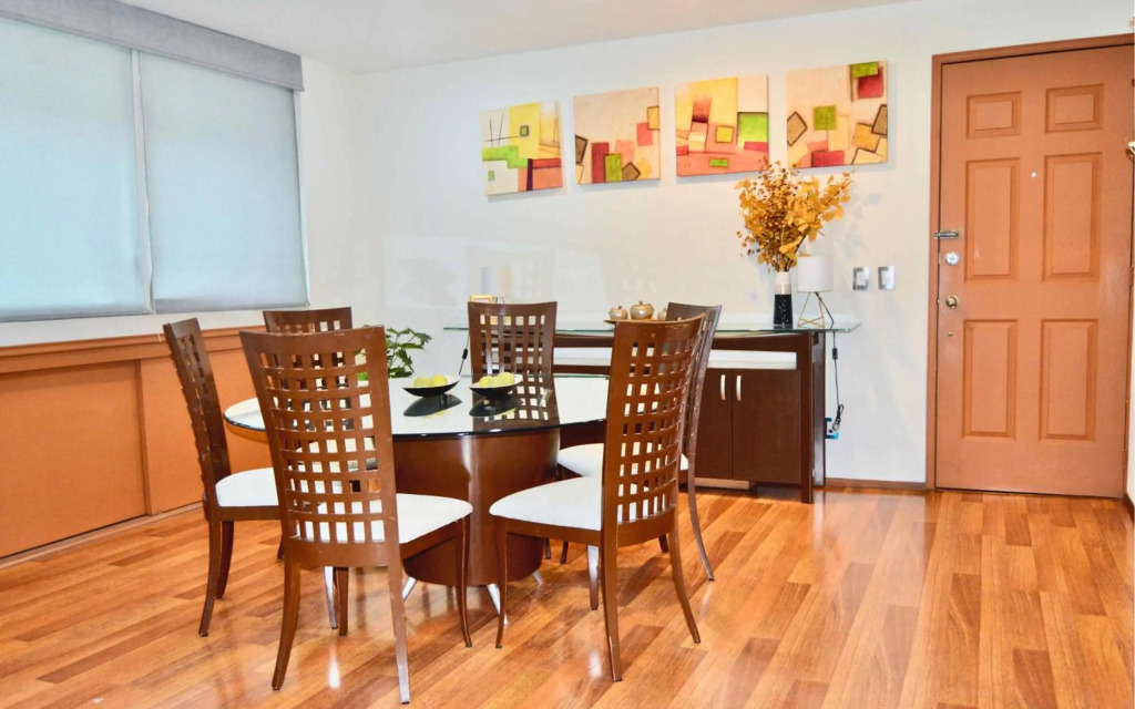 Amplio departamento en Nápoles con estacionamiento