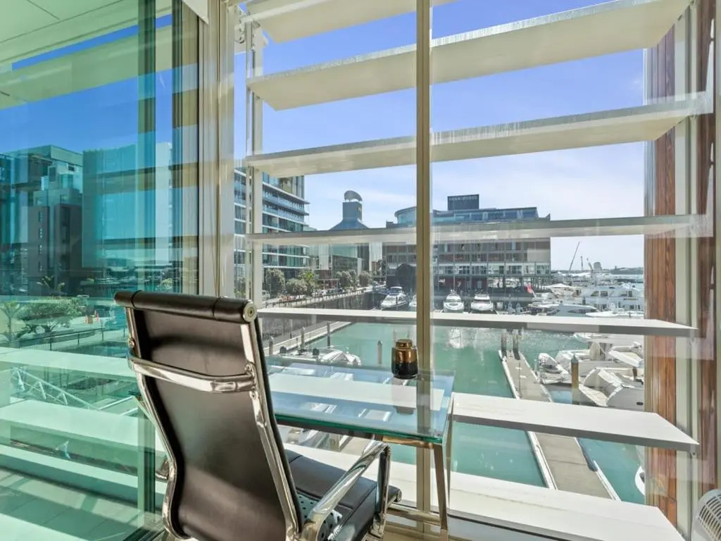 Gorgeous 2BR in Wynyard Quarter by Zodiak Stays