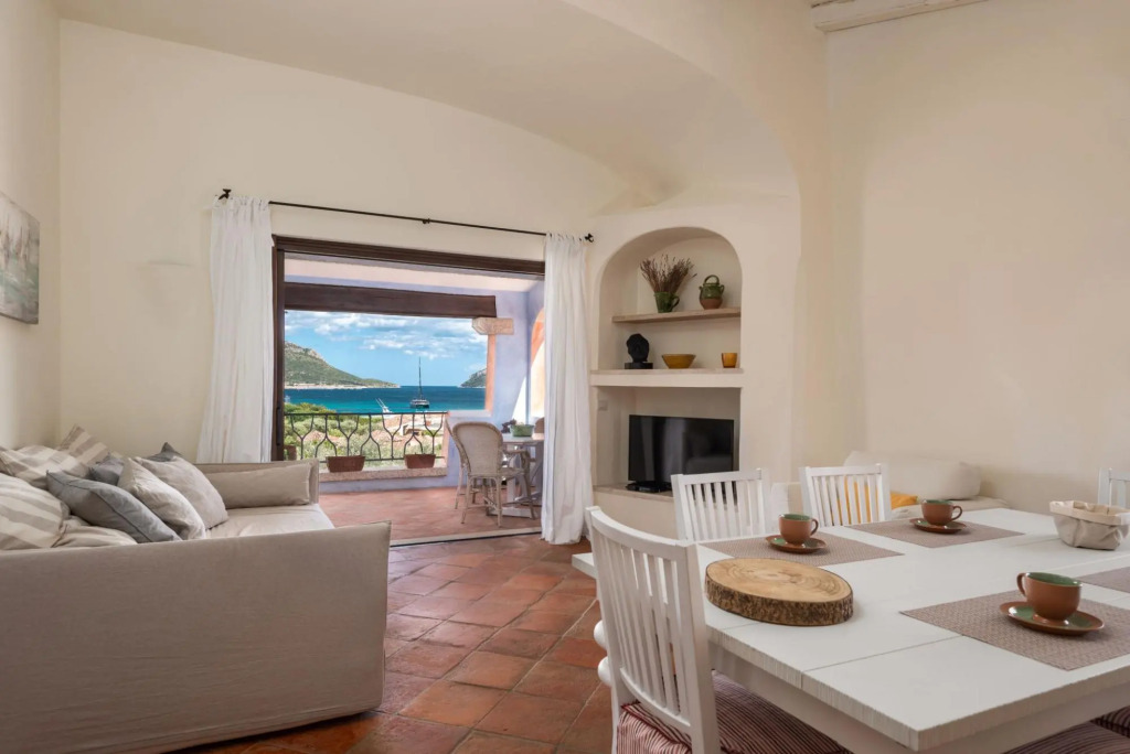 Apartment has a double bedroom with sea view, a bathroom with a shower, large living room with sofa--MOLARA 3_PP