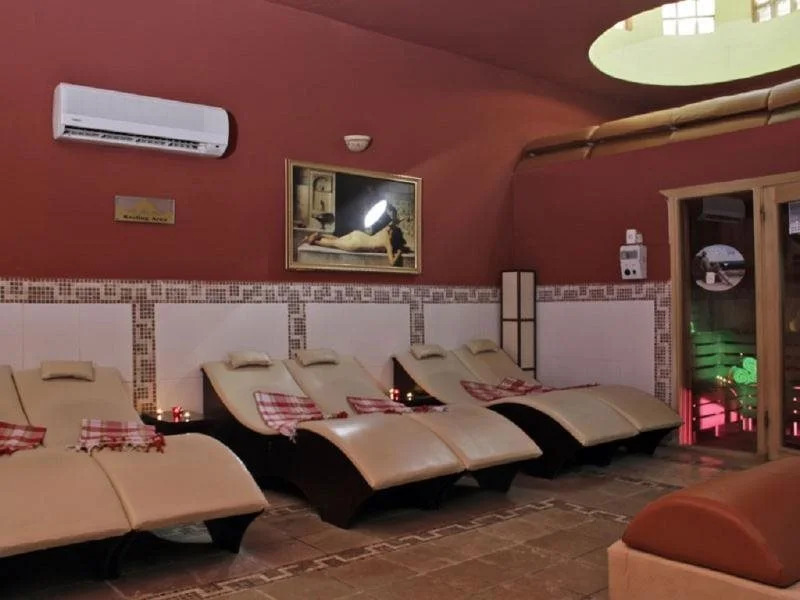 Fun Hill Resort Hotel