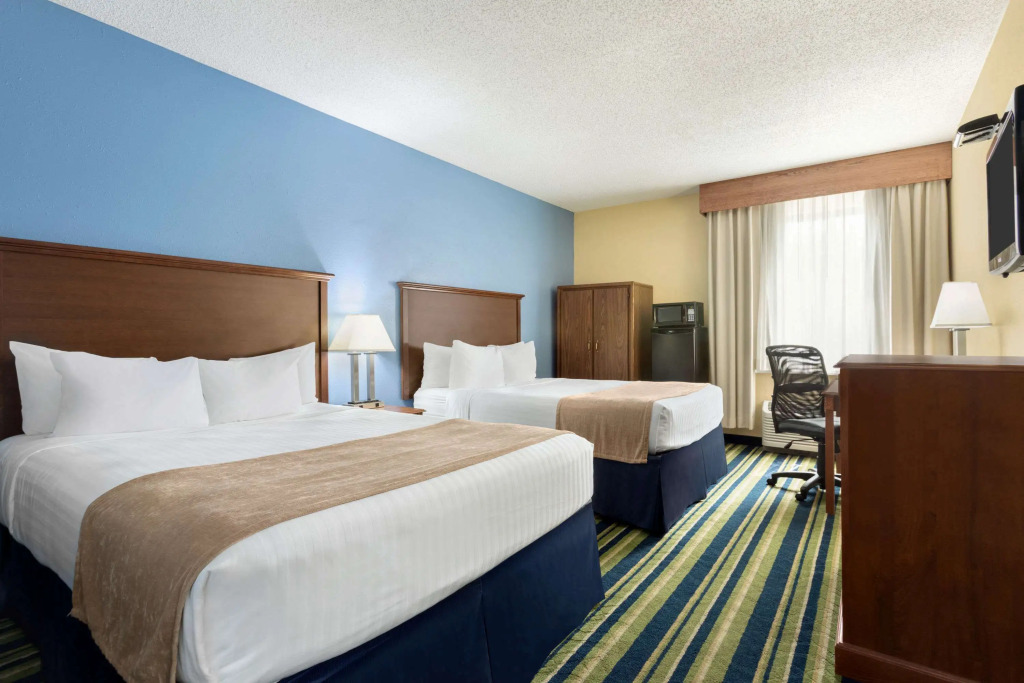 Days Inn by Wyndham Fargo - West Acres