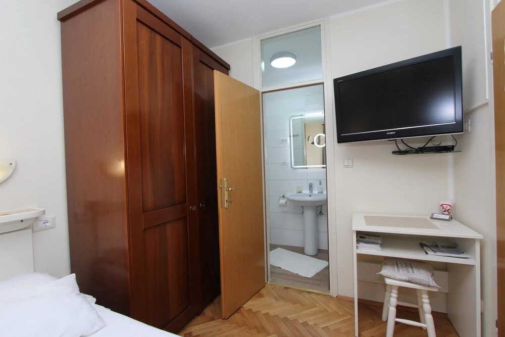 Room Roma