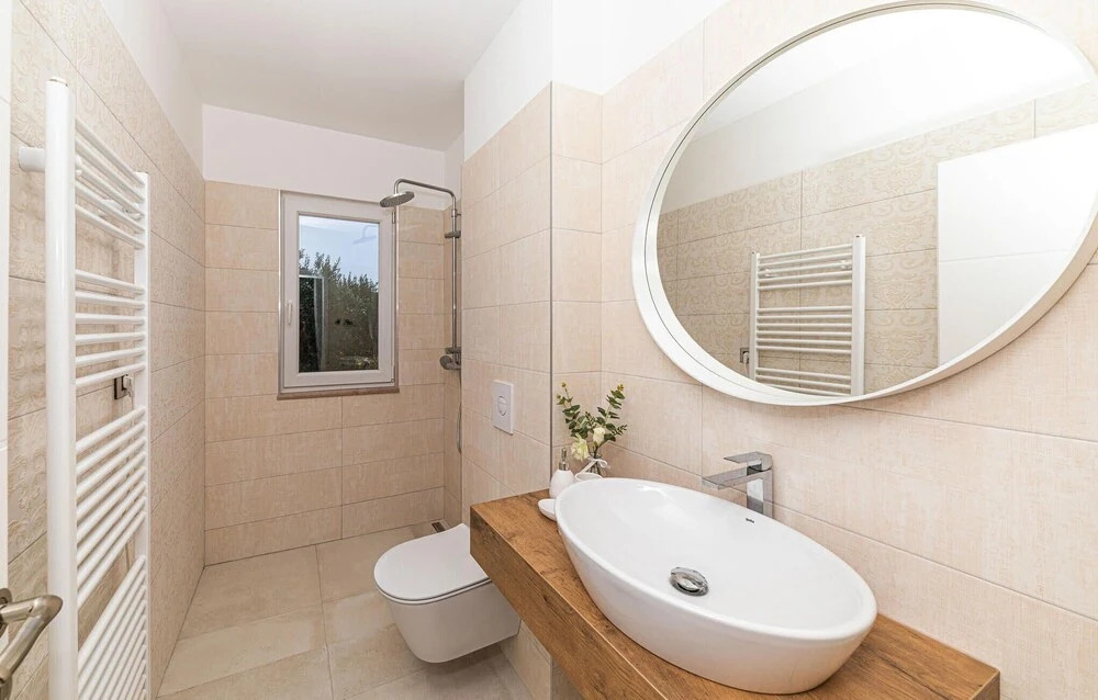 Lovely Home In Kastel Stafilic