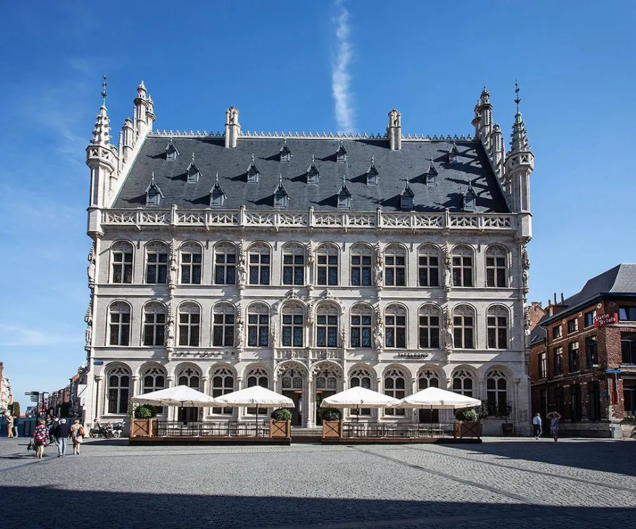 Hotel The Fourth - Tafelrond