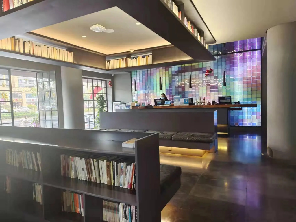 Hansen Books Music Hotel