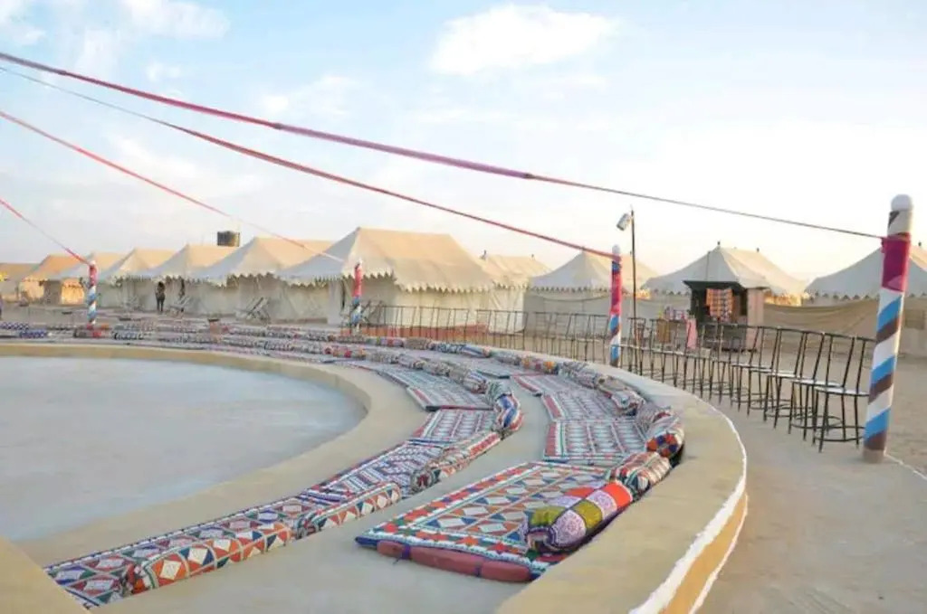 Dynamic Desert Camp