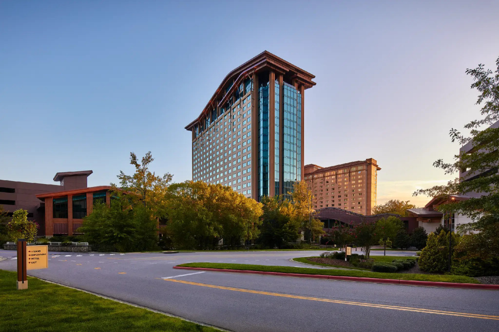 Harrahs Cherokee Casino Resort - A Caesars Rewards Destination