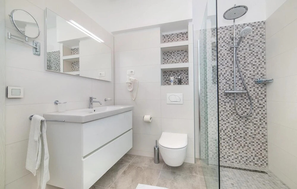 Beautiful Home In Seget Vranjca
