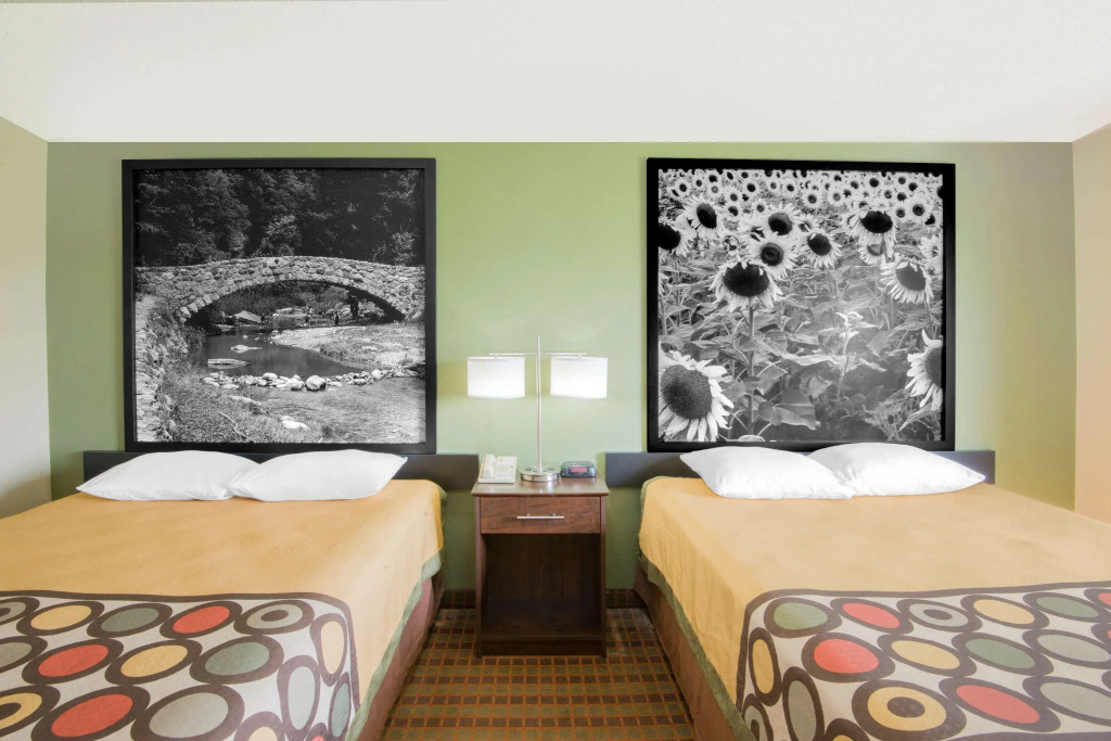 Super 8 by Wyndham Story City