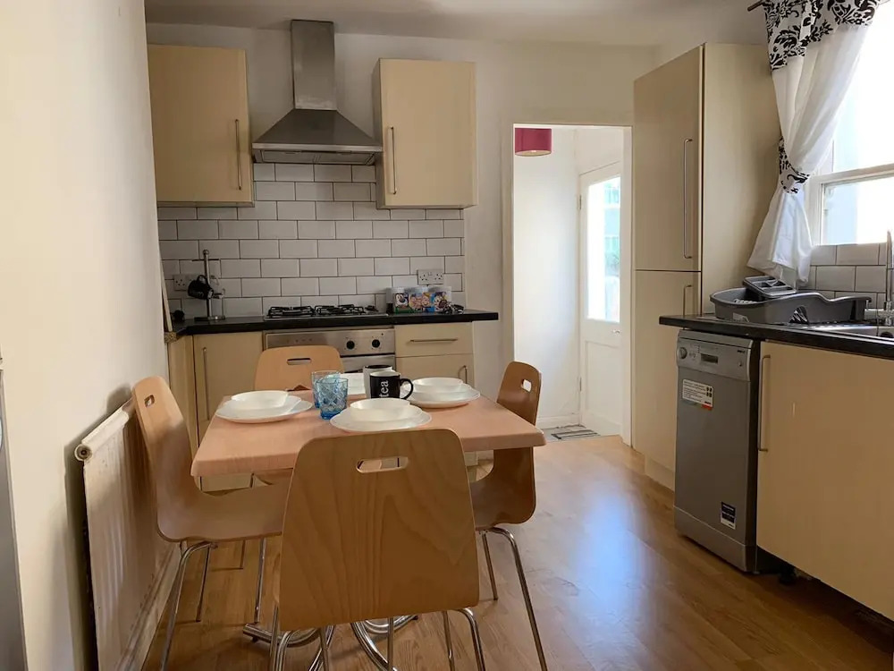 Convenient Catford Apartment