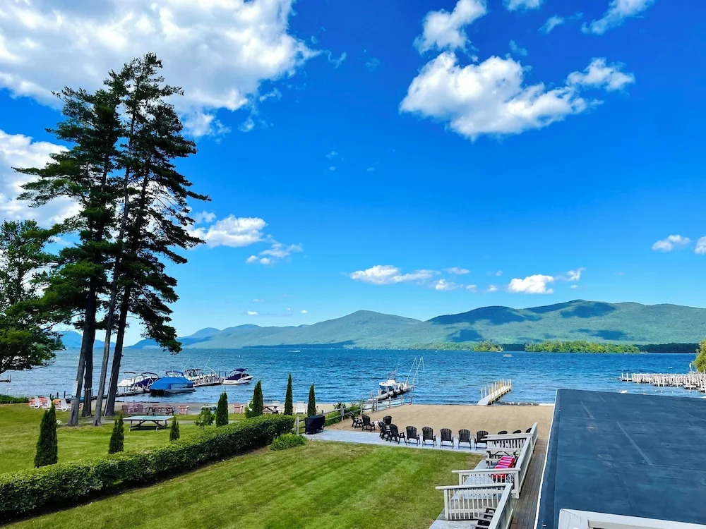 Waters Edge Lodge