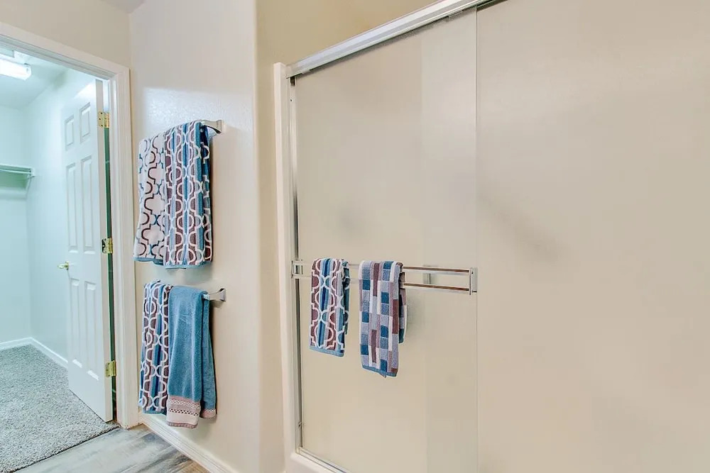 PeachTree - 2 Br home by RedAwning