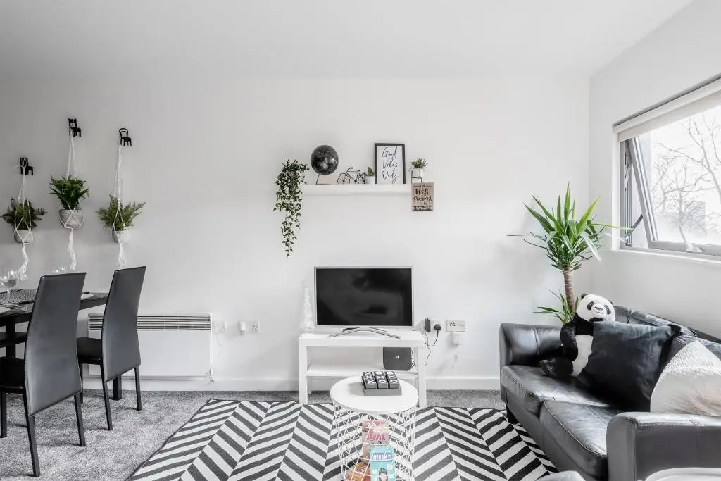 Air Host and Stay - Argyle Apartment sleeps 4 City Centre