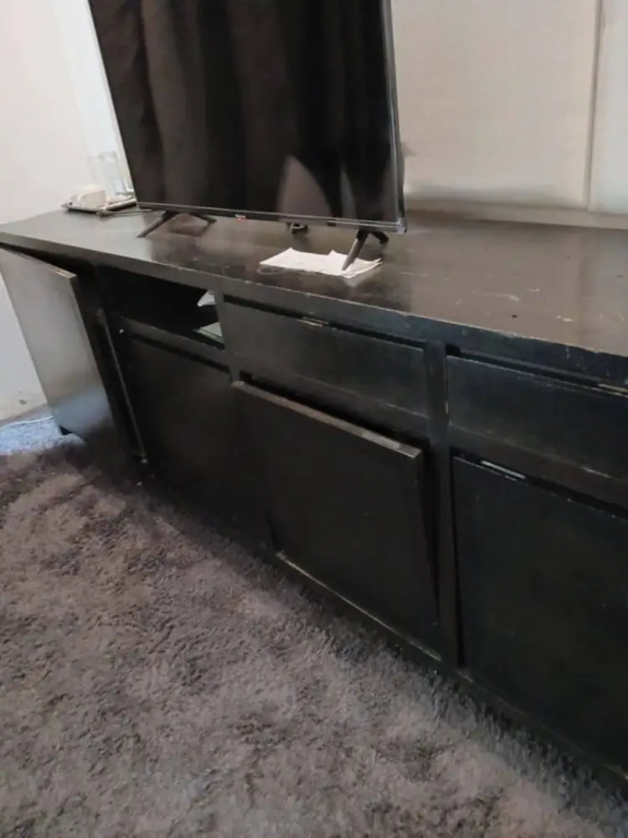 100m to Walking st, Clubs ,bars & Restaurants, 2 Portable Air-air-conditioners,