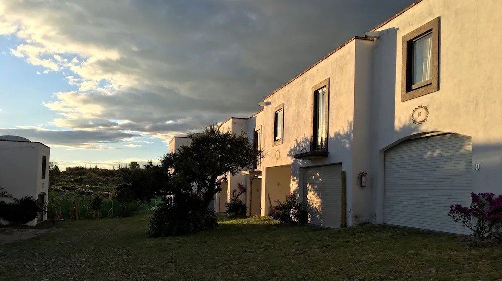 Luna Auto Hotel & Villas Coloniales