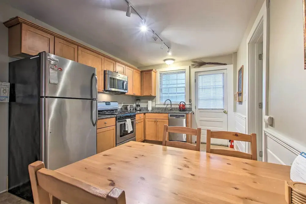 Inviting Salem Apartment Near Waterfront & Museums