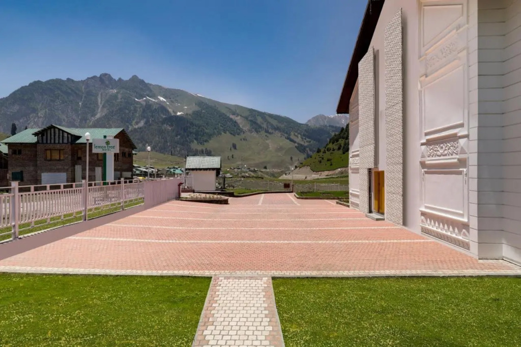 Lemon Tree Hotel, Sonmarg by the Riverside