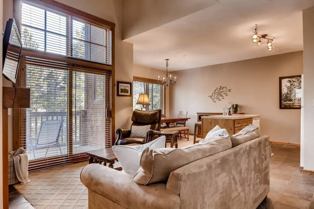#1711 The Seasons at Keystone 3 Bedroom Townhome - Close to Ski and Convention Center