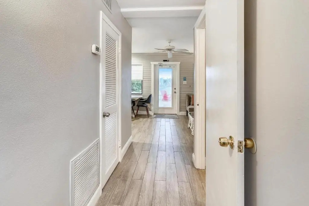 Sunset Beach House - Beach Hugger 2