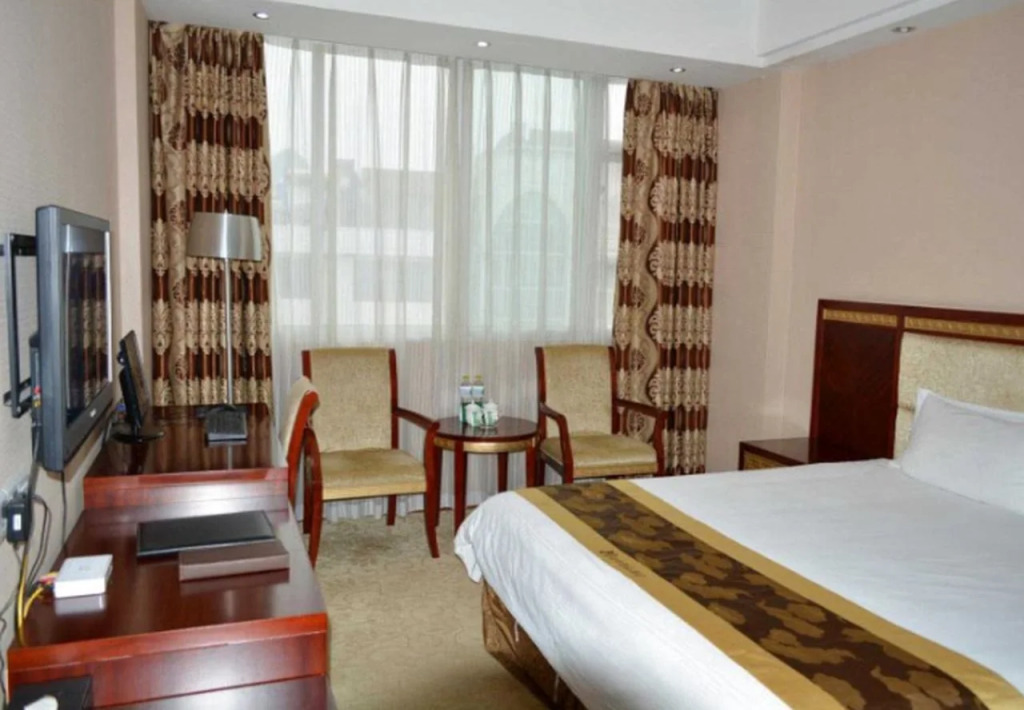 Greentree Alliance Hezhou Babu District Lingfeng Square Hotel