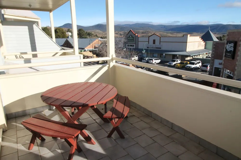 Razorback 1 - Razorback Plaza Jindabyne