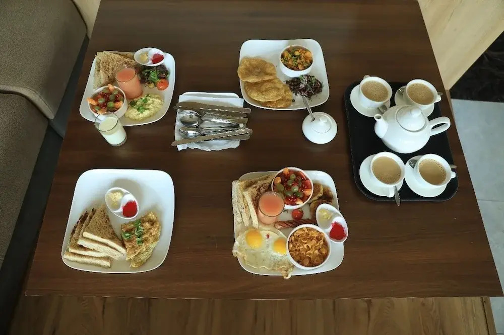 Hotel Tara Suites