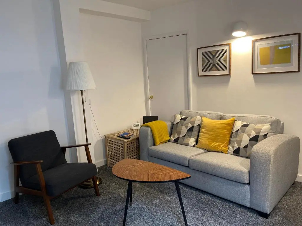 Canterbury 2 bed Holiday Home Sleeps 6 City Centre FREE Parking