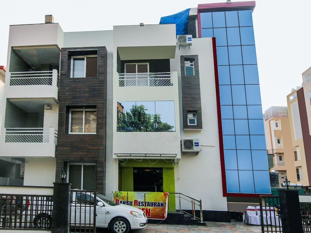 Collection O 17304 Ransu Residency
