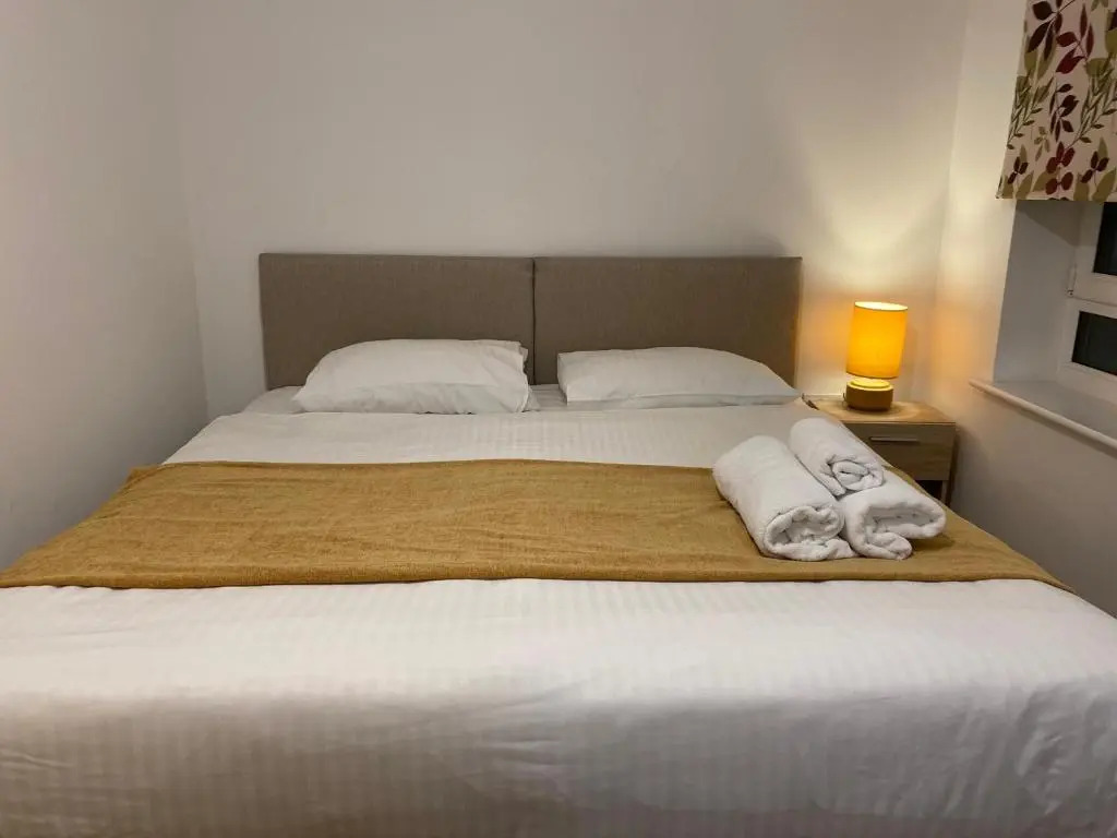 Spacious 2 Bed House for Corporate and Family Stays