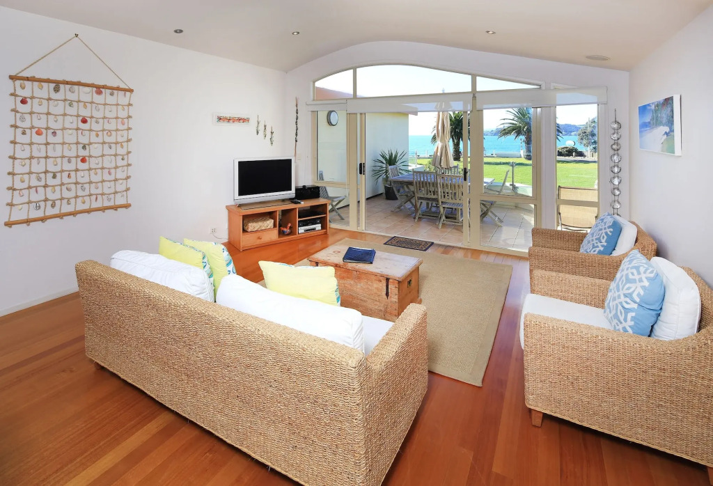 Onetangi Beach Apartments