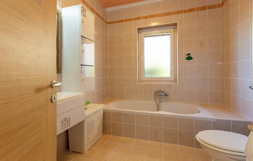 Awesome Home in Pobegi With 3 Bedrooms, Wifi and Outdoor Swimming Pool