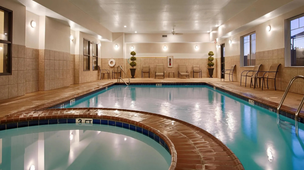 Best Western Plus Seminole Hotel & Suites