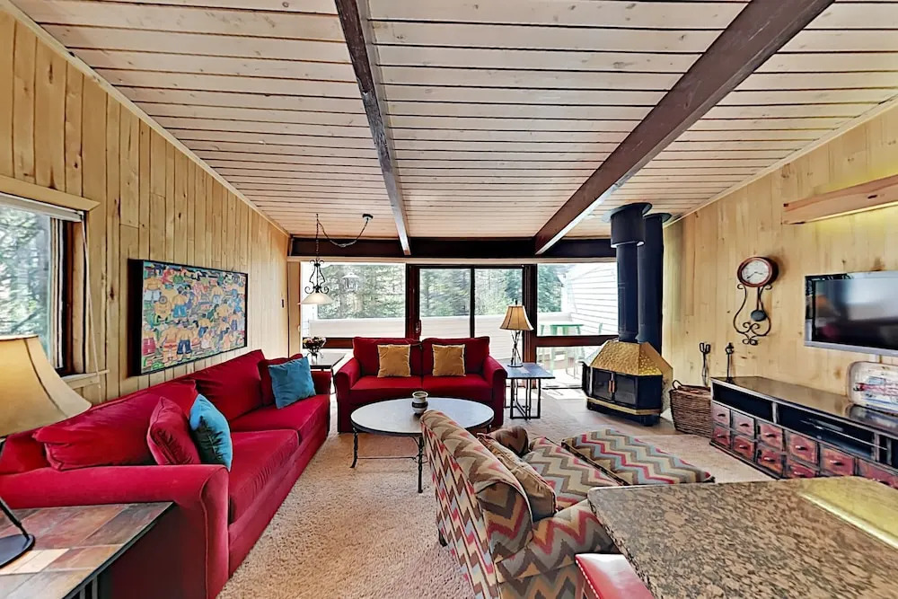 Updated Mountainside With Hot Tub 2 Bedroom Condo