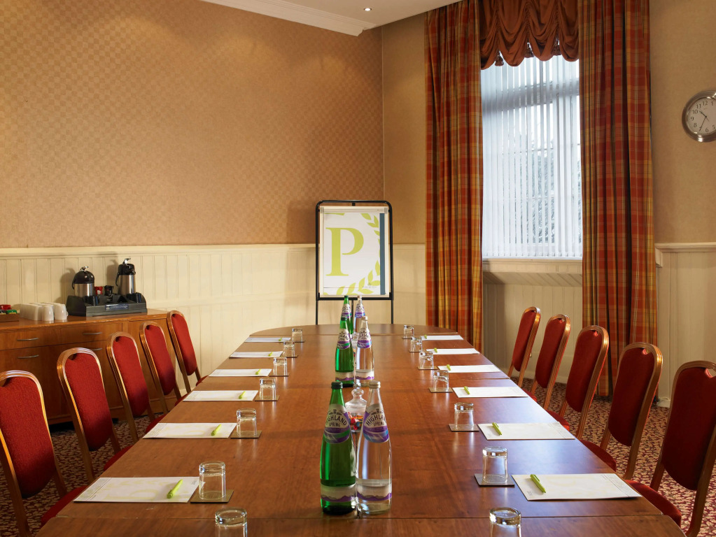 Stirling Highland Hotel- Part of the Cairn Collection
