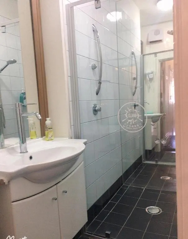 City Centre Superior Villa 3 large Double bedrooms