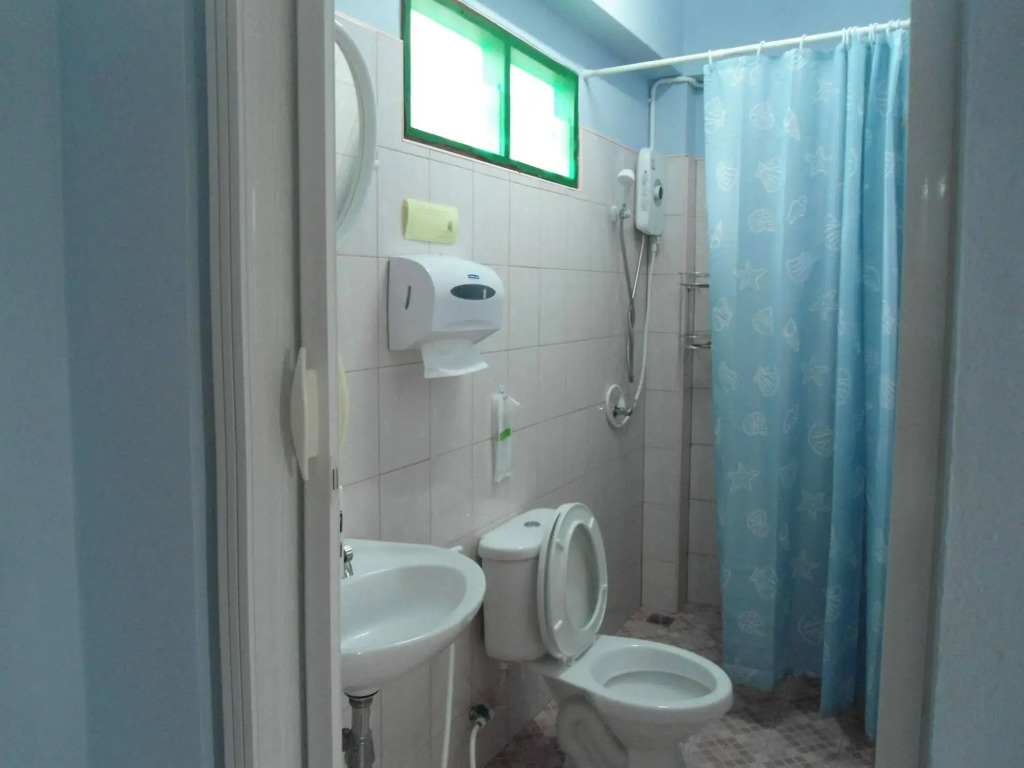 AtMyHomeStay Bangsaphan