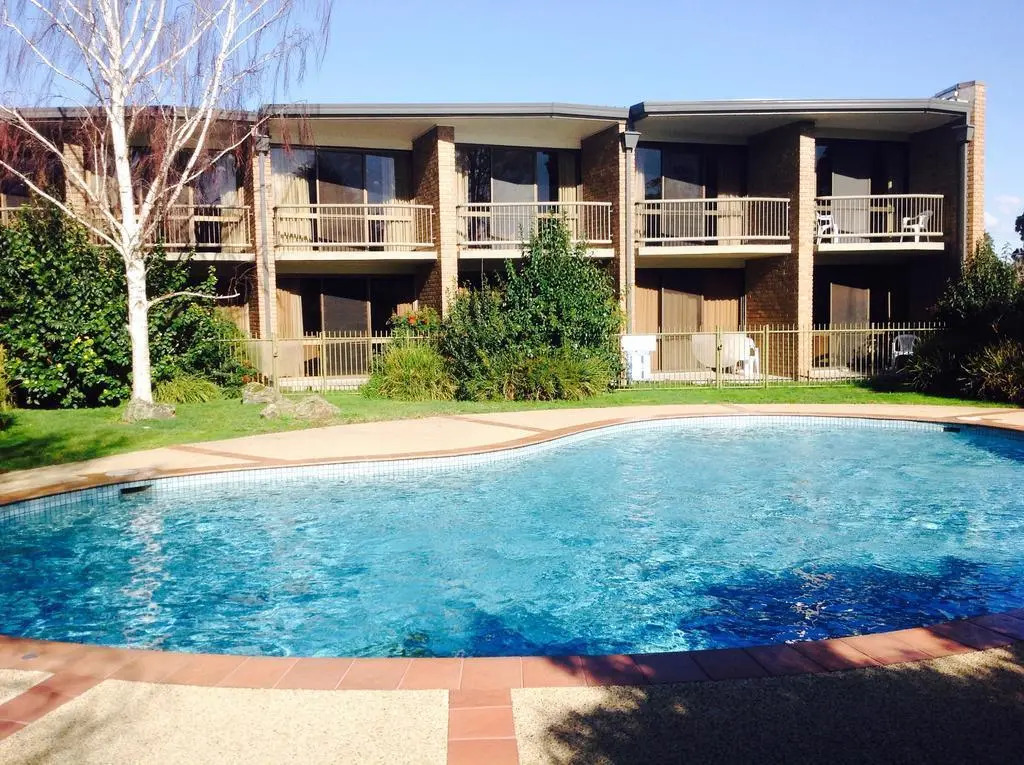 Sandown Regency Hotel & Apartments