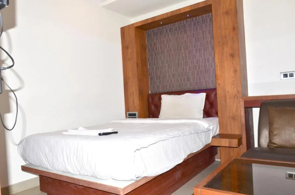 Hotel Adya Classsic