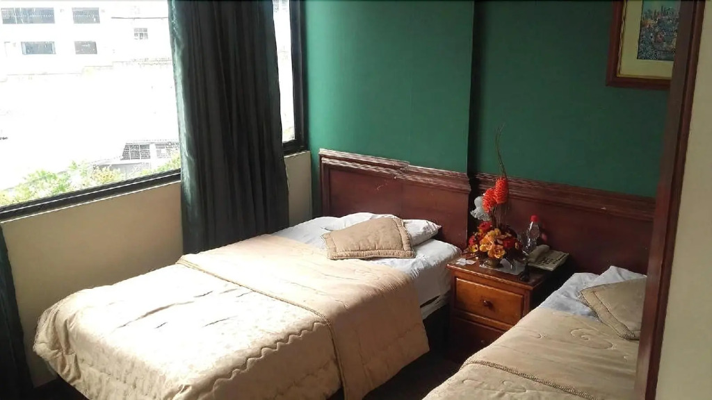 Colony Inn Hotel