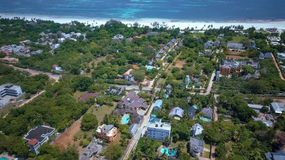 Diani Luxe Villa ,Private Suites with Kitchens, 600m from Diani Beach