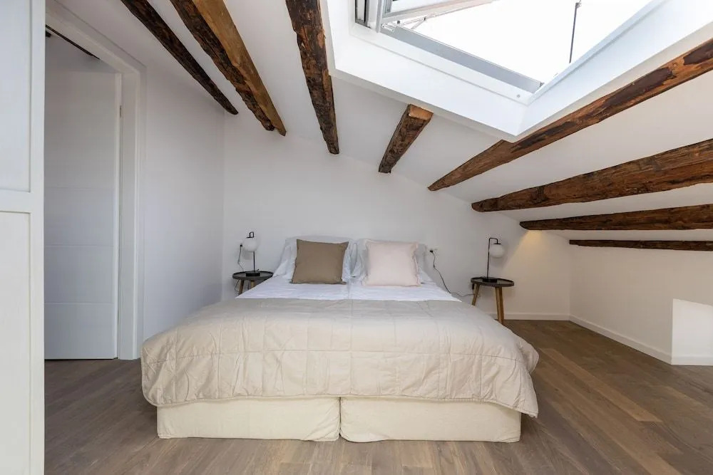 The View Apartment Old Town by Irundo