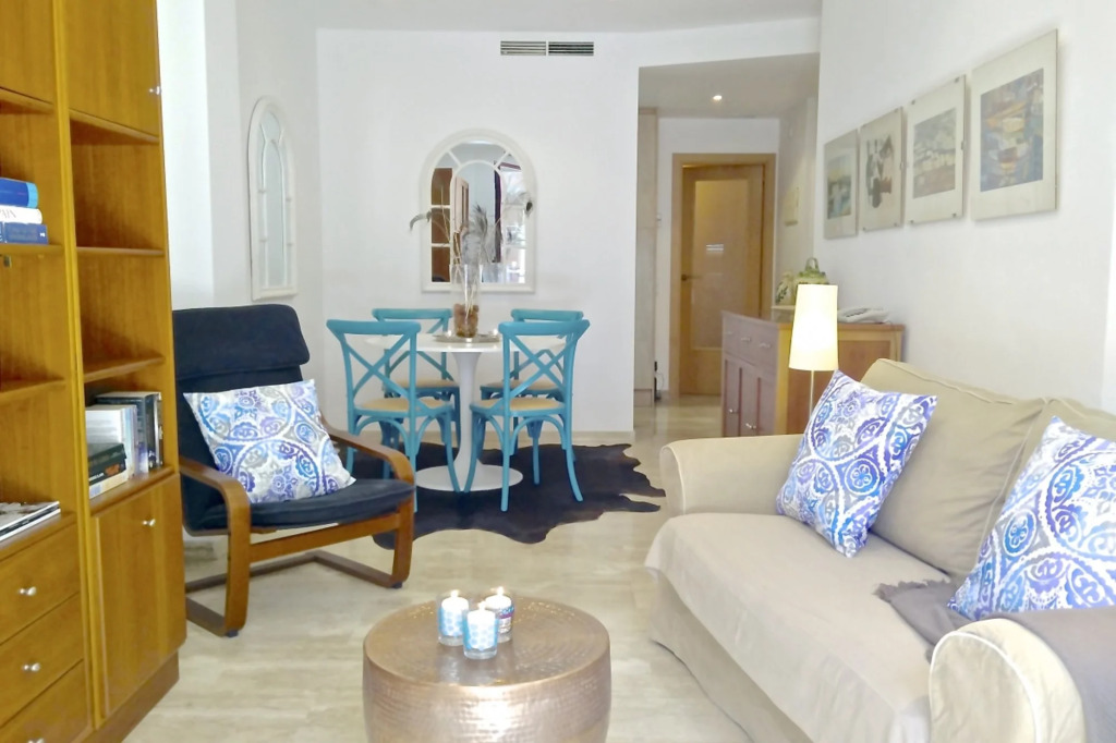 Family friendly 2BR Terrace quiet street - Neo