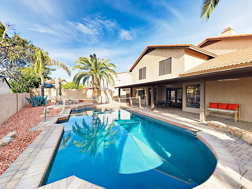 Inviting Central Scottsdale Stunner - 5 Br Home