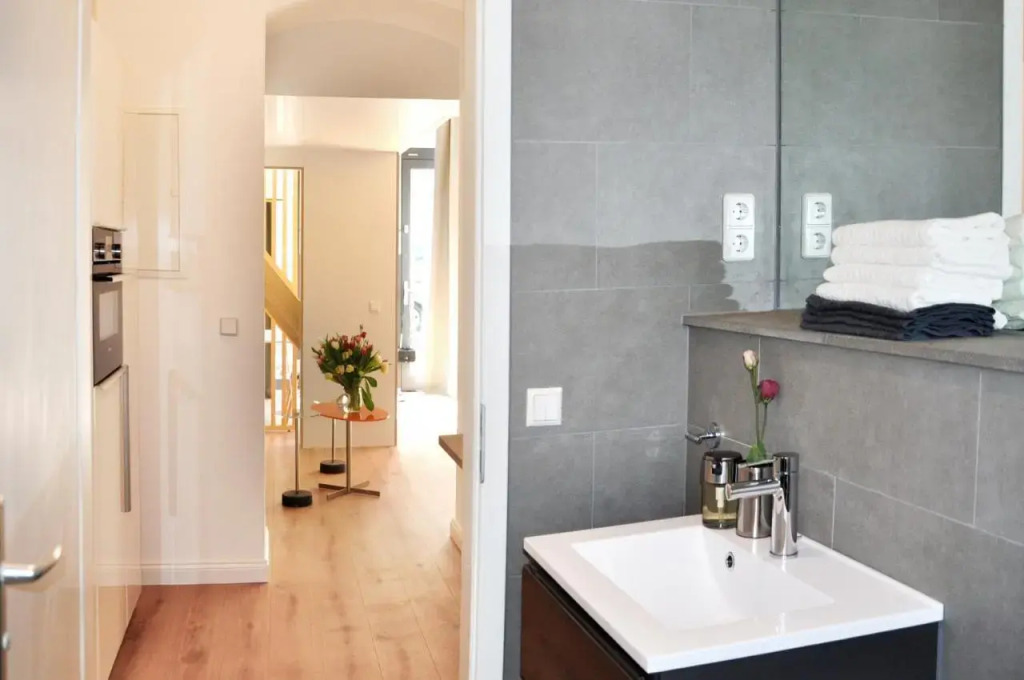 Stylish New Cube Loft II by Berlin-Wall-Apartments