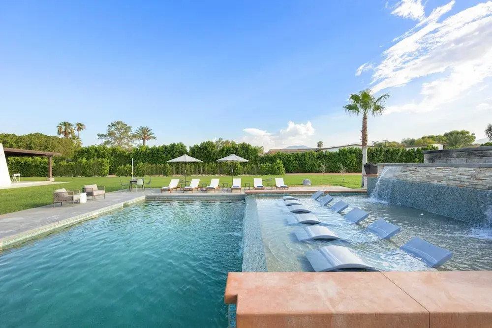 Starlight Estate by Avantstay 26 People! Architectual Mansion w/ Pool, Tennis Court, Game Room