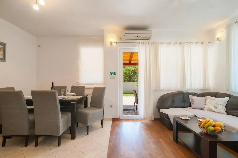 Apartment Irena