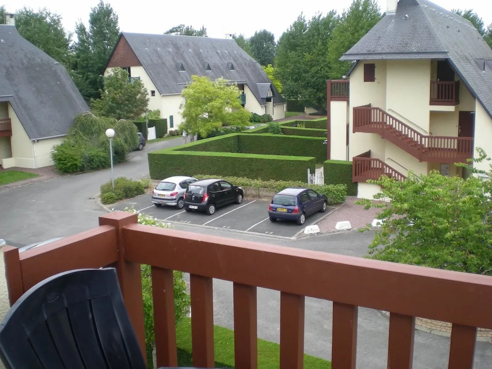 Apartment With 2 Bedrooms in Tourgéville, With Balcony and Wifi - 100
